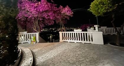 Apartment 'A' with Sea View, Private Terrace and Wi-Fi