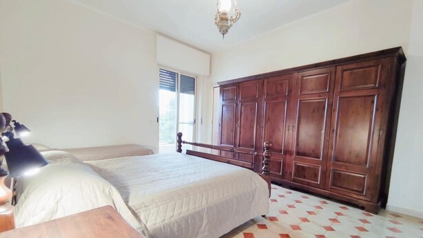 Room - Apartment 'B' with Sea View, Garden, Private Terrace, and Wi-Fi (Minturno)