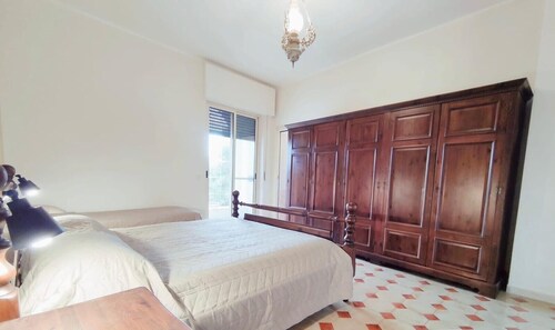 Apartment 'B' with Sea View, Garden, Private Terrace, and Wi-Fi