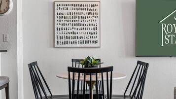 Condo, várias camas (The Grand Myrtle-BAY VIEW 1503) | Opções para refeição