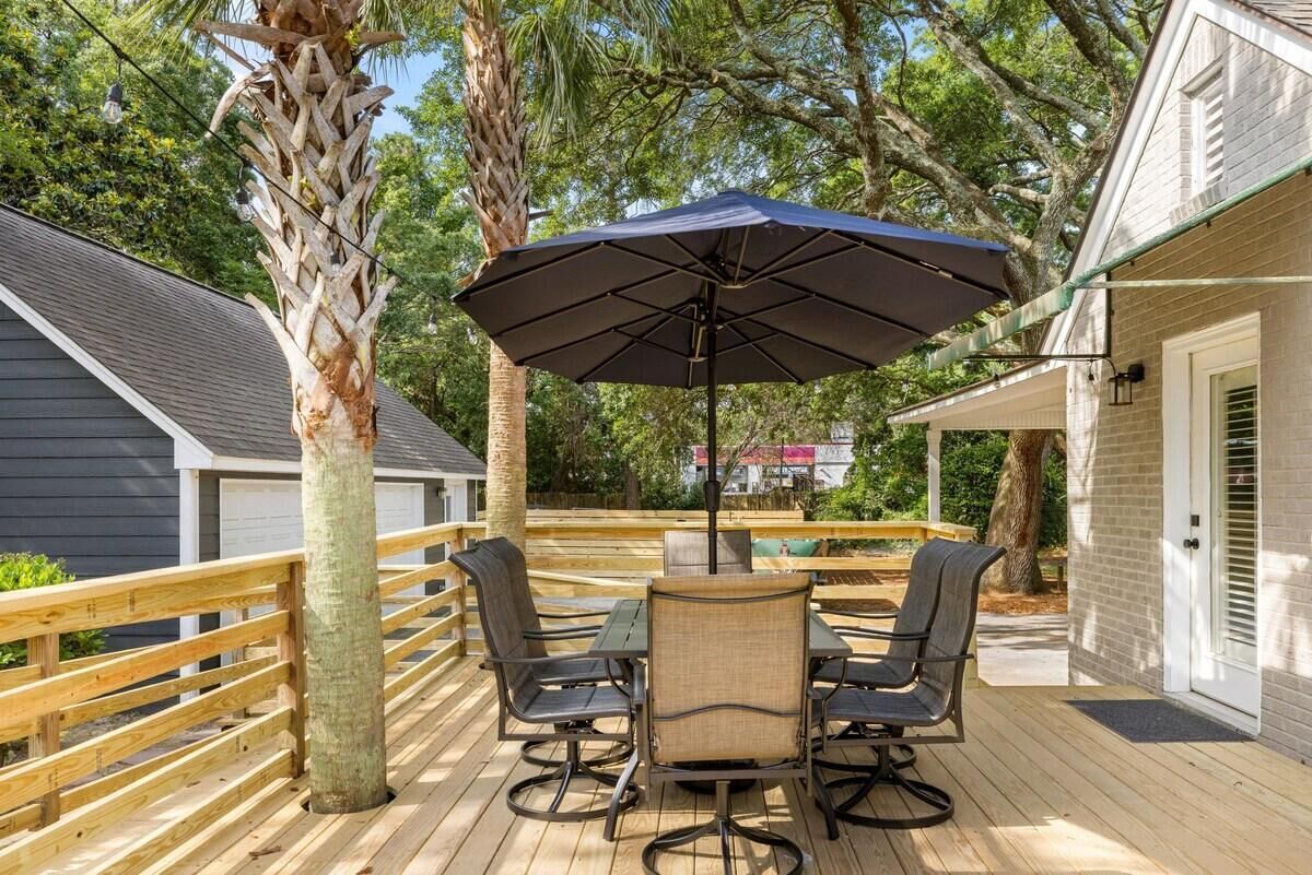 Casa, varias camas (Palmetto Grove,  Walk to Shem Creek, ) | Restaurante al aire libre