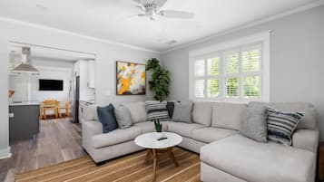 Rumah, Beberapa Tempat Tidur (Palmetto Grove, Walk to Shem Creek, ) | Area keluarga