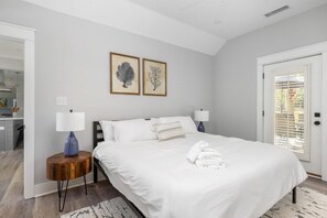 บ้านพัก, หลายเตียง (Palmetto Grove, Walk to Shem Creek, ) | 4 ห้องนอน