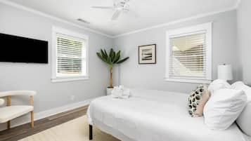 House, Multiple Beds (Palmetto Grove, Walk to Shem Creek, ) | 4 bedrooms