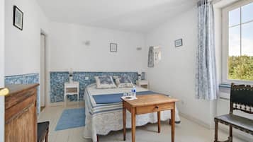 1 dormitorio, tabla de planchar con plancha, wifi y ropa de cama
