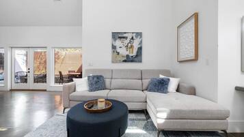 Rumah, Beberapa Tempat Tidur (The Polygon, Park Circle, Pet Friend) | Area keluarga