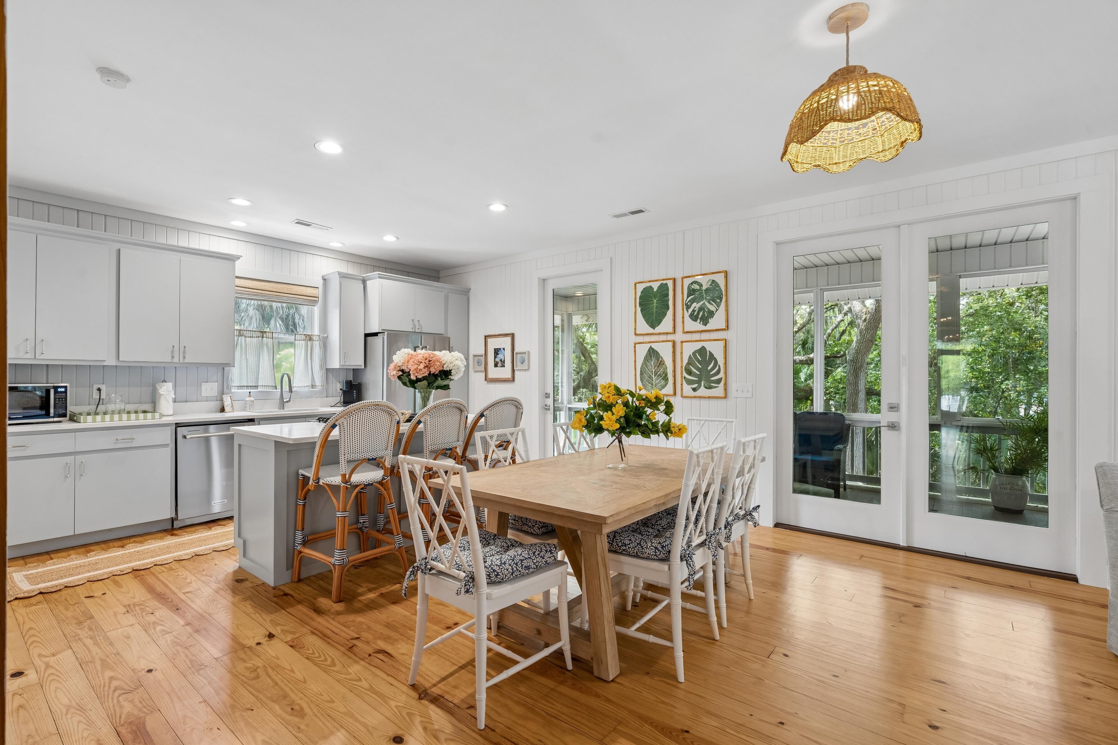 House, Multiple Beds (Chasing Waves | Heated Pool | 3 Min B) | Dining