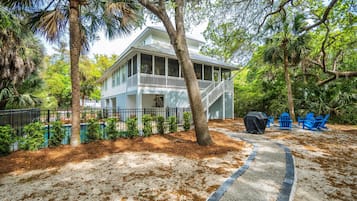 House, Multiple Beds (Chasing Waves | Heated Pool | 3 Min B) | Exterior