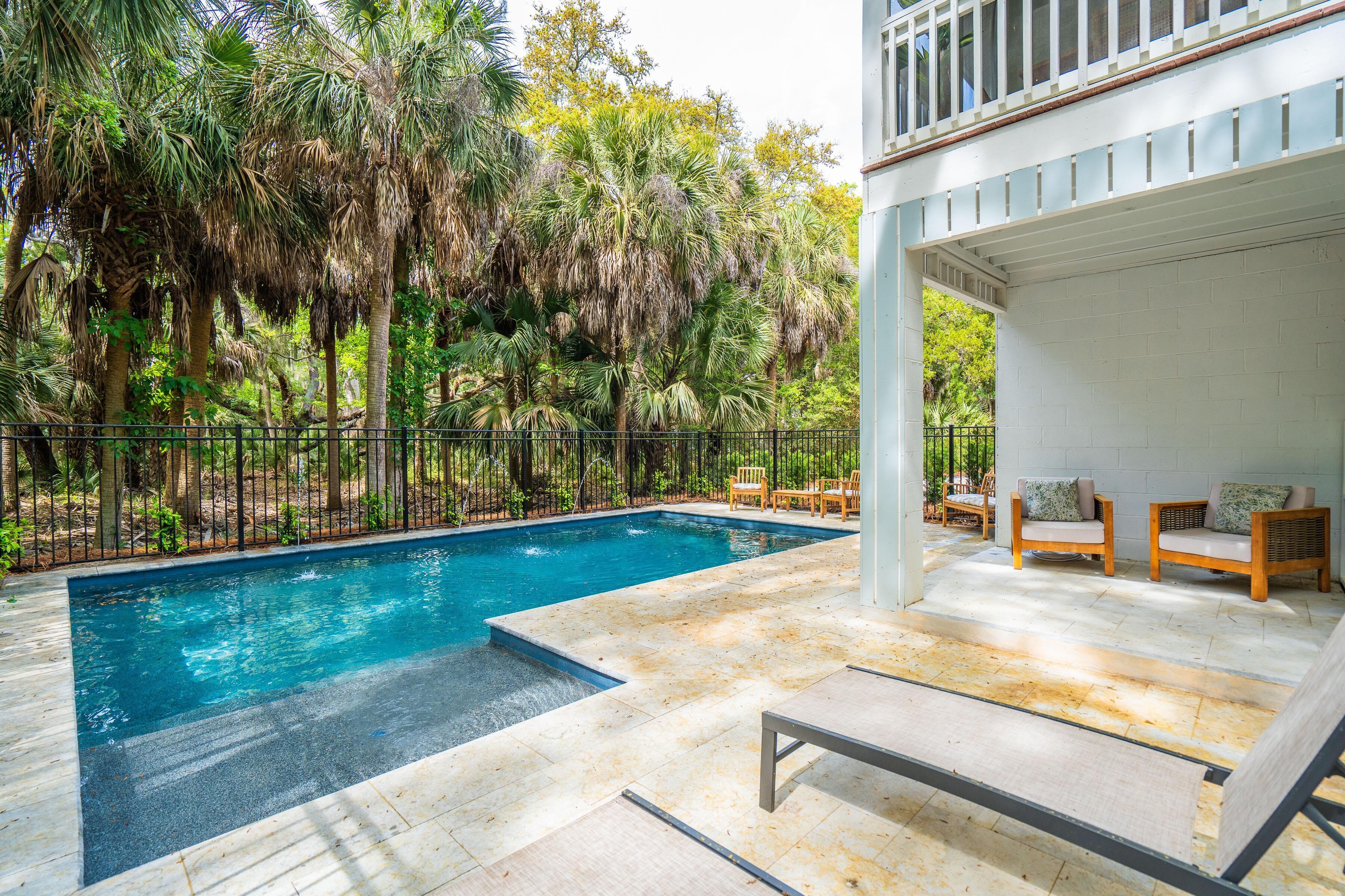 House, Multiple Beds (Chasing Waves | Heated Pool | 3 Min B) | Pool