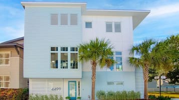House, Multiple Beds (Happy Stays-In Park Circle-Dtwn-CHS B) | Exterior
