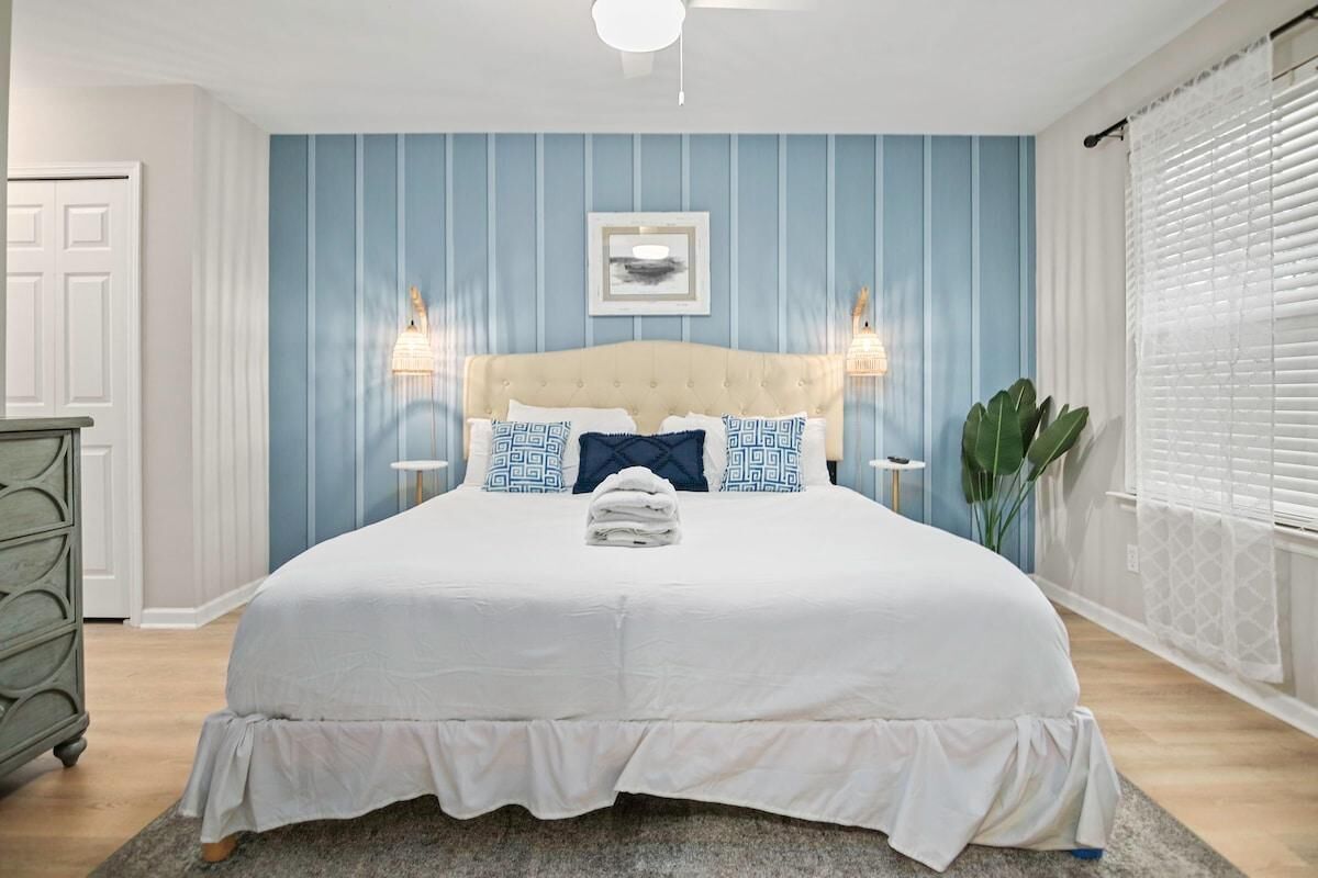 House, Multiple Beds (Boho SoCo- 8 mins to Credit  One, 20 ) | 3 bedrooms