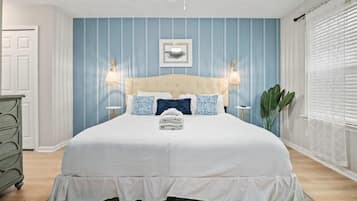 House, Multiple Beds (Boho SoCo- 8 mins to Credit One, 20 ) | 3 bedrooms