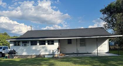 3-bedroom house in peaceful Hampton with Central AC-Cool/Heat