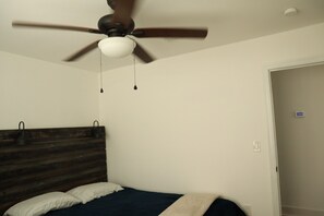 3 bedrooms, WiFi (free), bed sheets