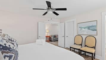 Casa, varias camas (Mt Pleasant Beach Retreat- Mins to Be) | 4 dormitorios