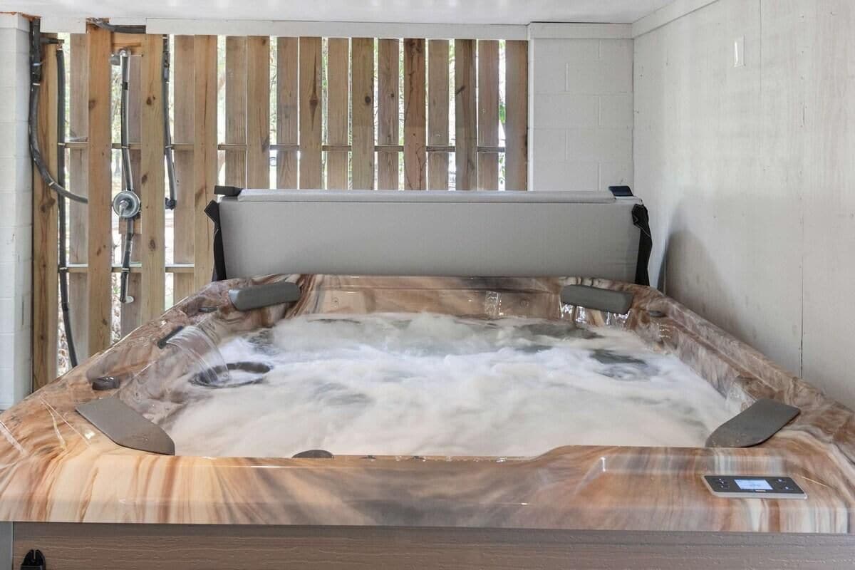 House, Multiple Beds (Mt Pleasant Beach Retreat- Mins to Be) | Interior