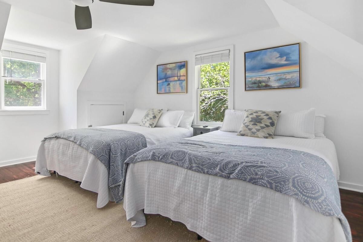 House, Multiple Beds (Sawyer's Landing- Mins to Beach & Dtw) | 2 bedrooms