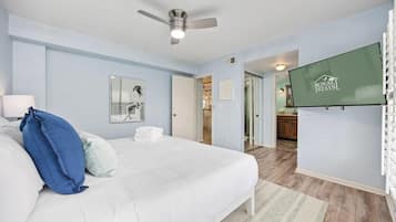 House, Multiple Beds (Grove Cove - 1'5 Blocks from Beach- D) | 4 bedrooms