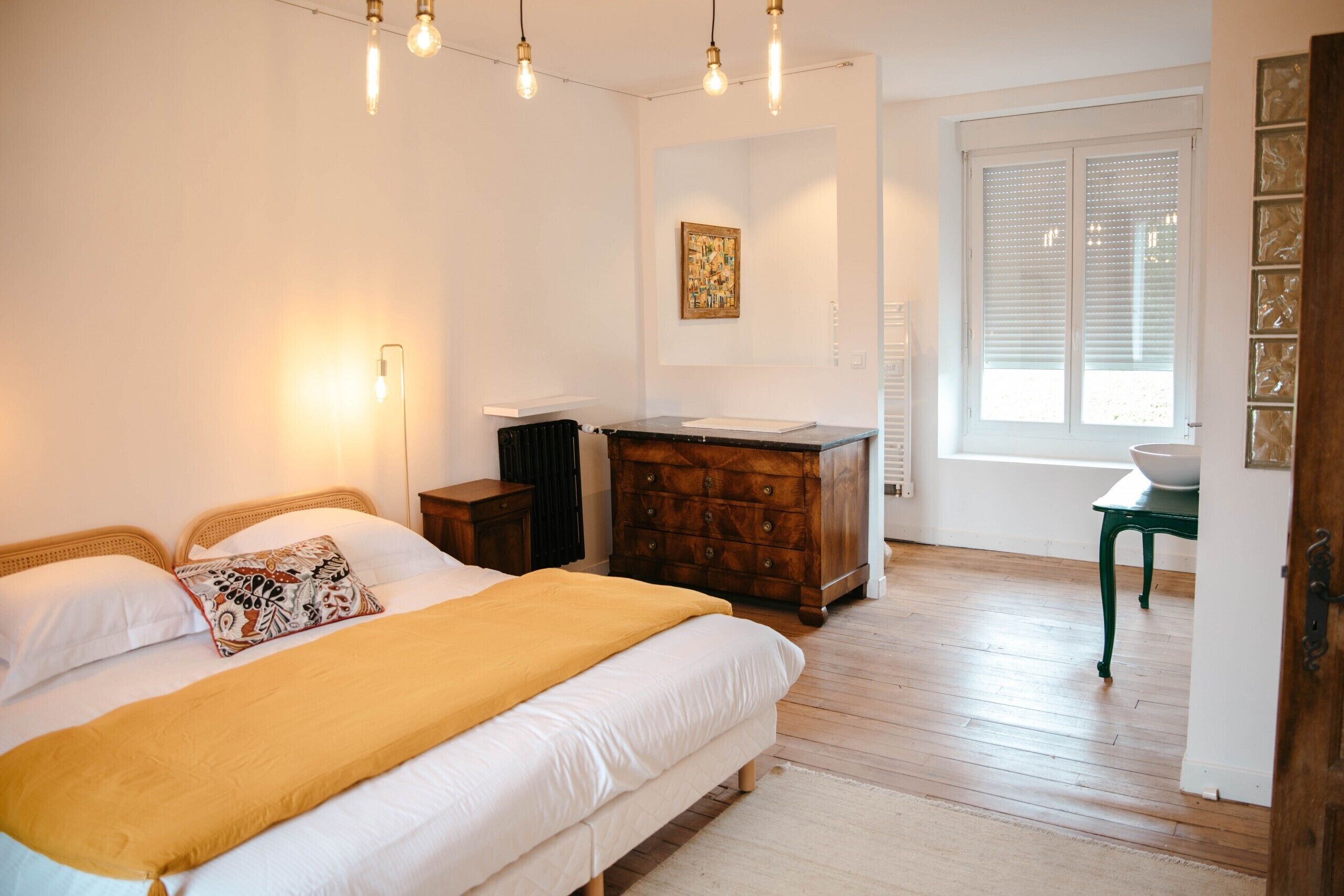 4 chambres, fer et planche à repasser, draps fournis