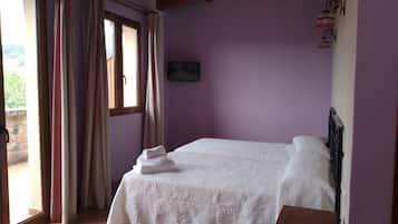 10 bedrooms, in-room safe, desk, iron/ironing board