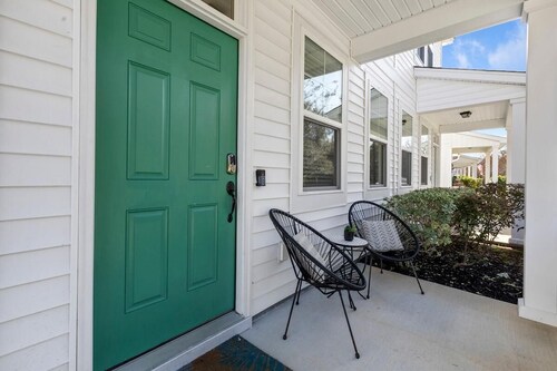 Creekside Bungalow-park Circle-15m Dtwn CHS