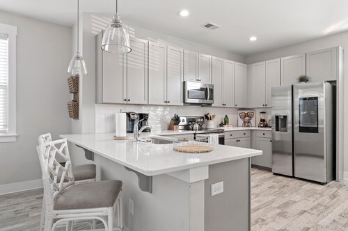 Creekside Bungalow-park Circle-15m Dtwn CHS