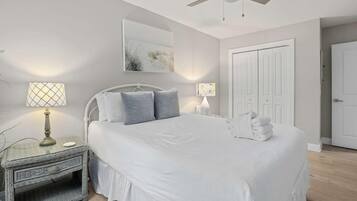 House, Multiple Beds (Coastal Casa-Old Village-5 mins to Be) | 3 bedrooms