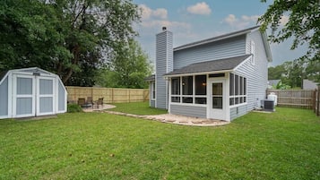 House, Multiple Beds (The Costal Haven - 5 Min Beach, 15 Mi) | Exterior