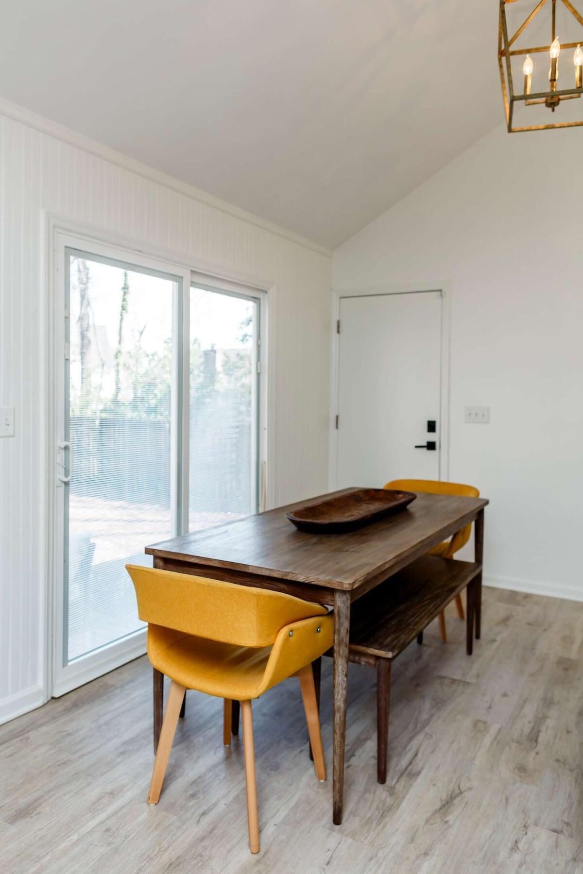 House, Multiple Beds (Southern Serenity, Fenced in Yard, Pe) | Dining