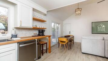 House, Multiple Beds (Southern Serenity, Fenced in Yard, Pe) | Interior