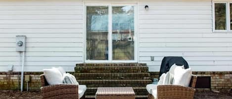 House, Multiple Beds (Southern Serenity, Fenced in Yard, Pe) | Terrace/patio