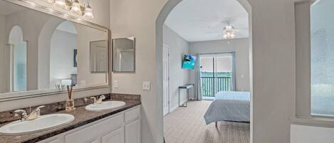 3 habitaciones, tabla de planchar con plancha y wifi gratis