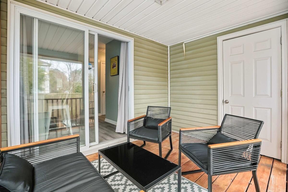 Casa, diversos llits (Chucktown Charm- 8 mins to Credit One) | Terrassa o pati