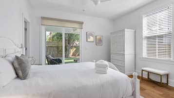 House, Multiple Beds (Sweet Retreat, Old Village, 5 mins to) | 4 bedrooms