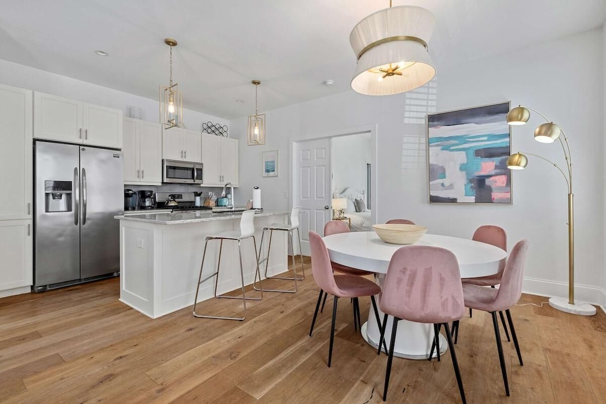 House, Multiple Beds (Sweet Retreat, Old Village, 5 mins to) | Dining
