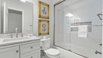 Hus, flere senger (Remleys Row- mins to Shem Creek and d) | Bad