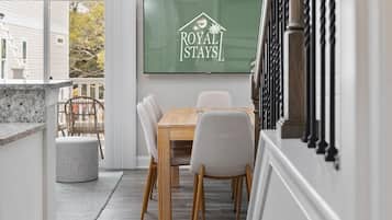 House, Multiple Beds (Ace Basin-Across Ocean-Pet Friendly) | Dining