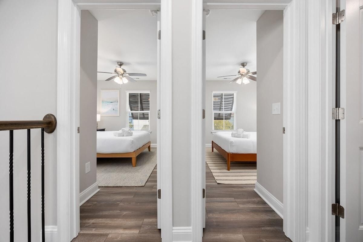 Ferienhaus, Mehrere Betten (Sea Cloud-Across Ocean-Pet Friendly!) | 4 Schlafzimmer