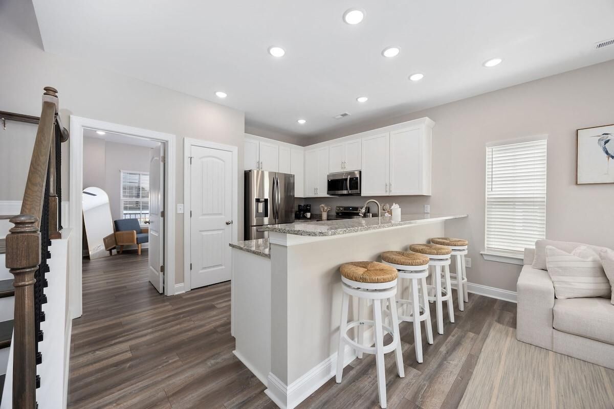 House, Multiple Beds (Sea Cloud-Across Ocean-Pet Friendly!) | Interior