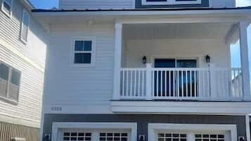Ferienhaus, Mehrere Betten (Sea Cloud-Across Ocean-Pet Friendly!) | Außenbereich