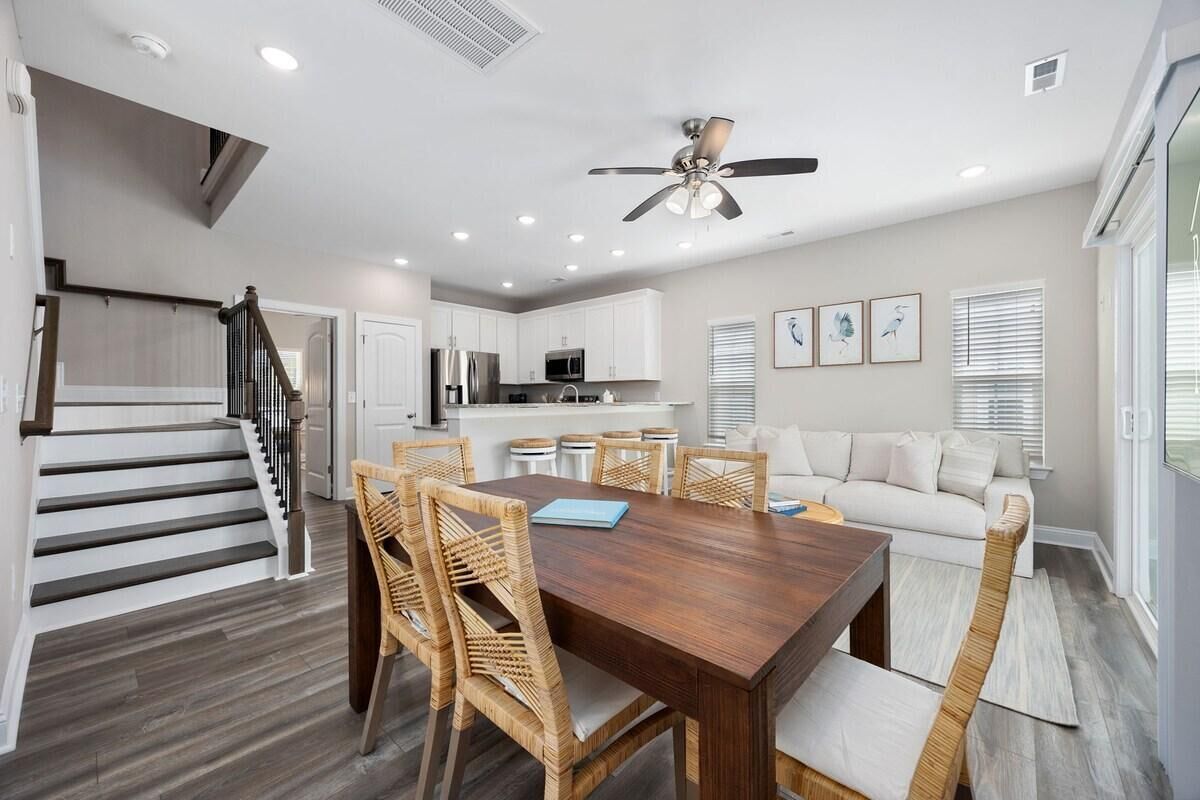 House, Multiple Beds (Sea Cloud-Across Ocean-Pet Friendly!) | Interior