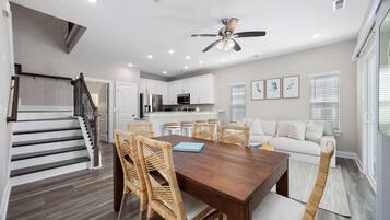 House, Multiple Beds (Sea Cloud-Across Ocean-Pet Friendly!) | Interior