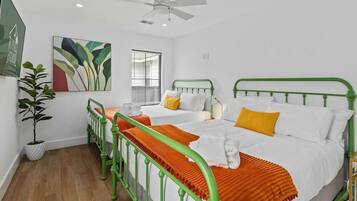 Casa, várias camas (Suite Magnolia-Hot Tub-Pet Friendly, ) | 2 quartos
