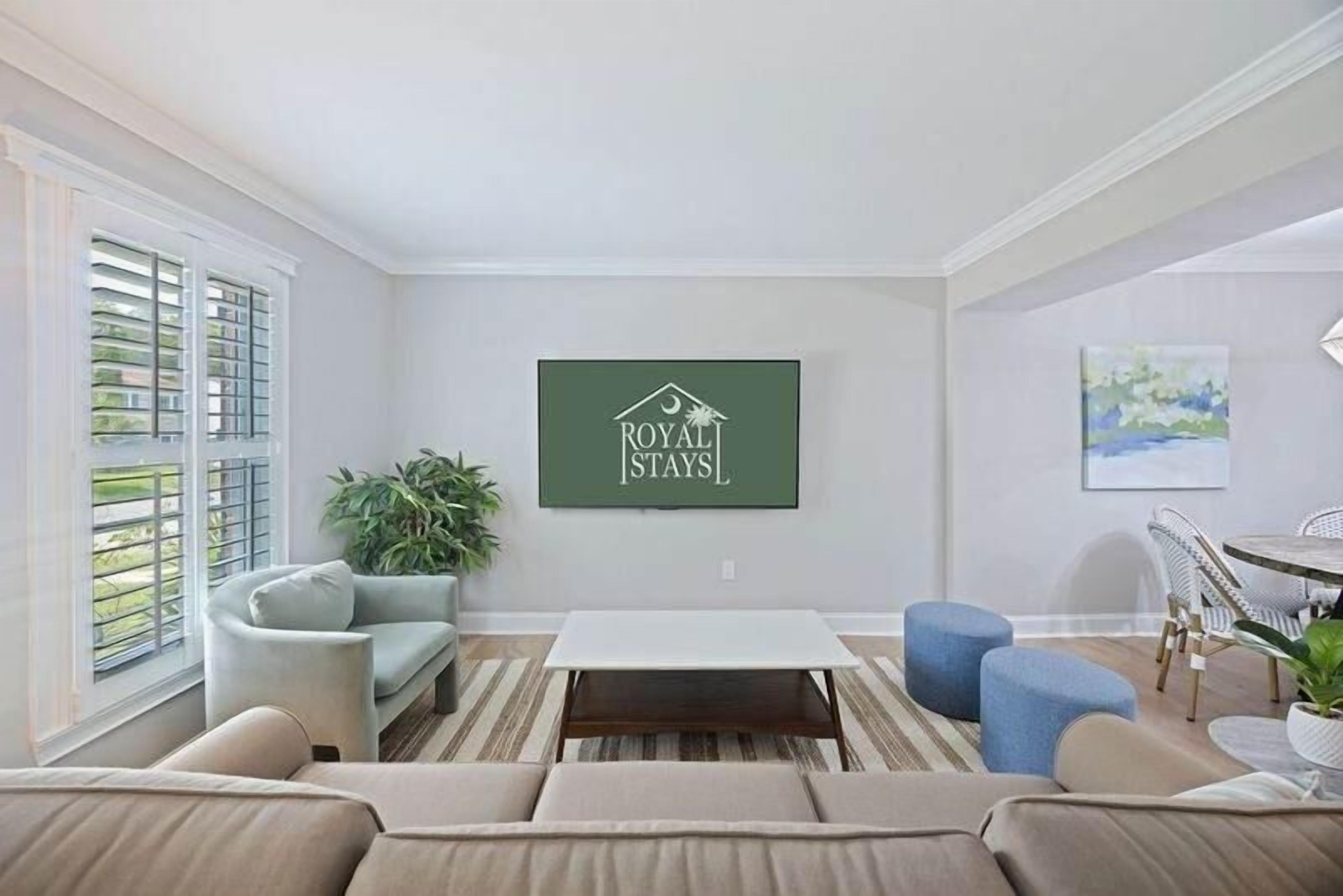 House, Multiple Beds (Southern Shadow 8 mins to dtwn 5 mins) | Living area