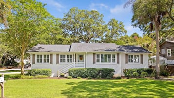 House, Multiple Beds (Palms of Hart- 2 Blocks from Beach, D) | Exterior