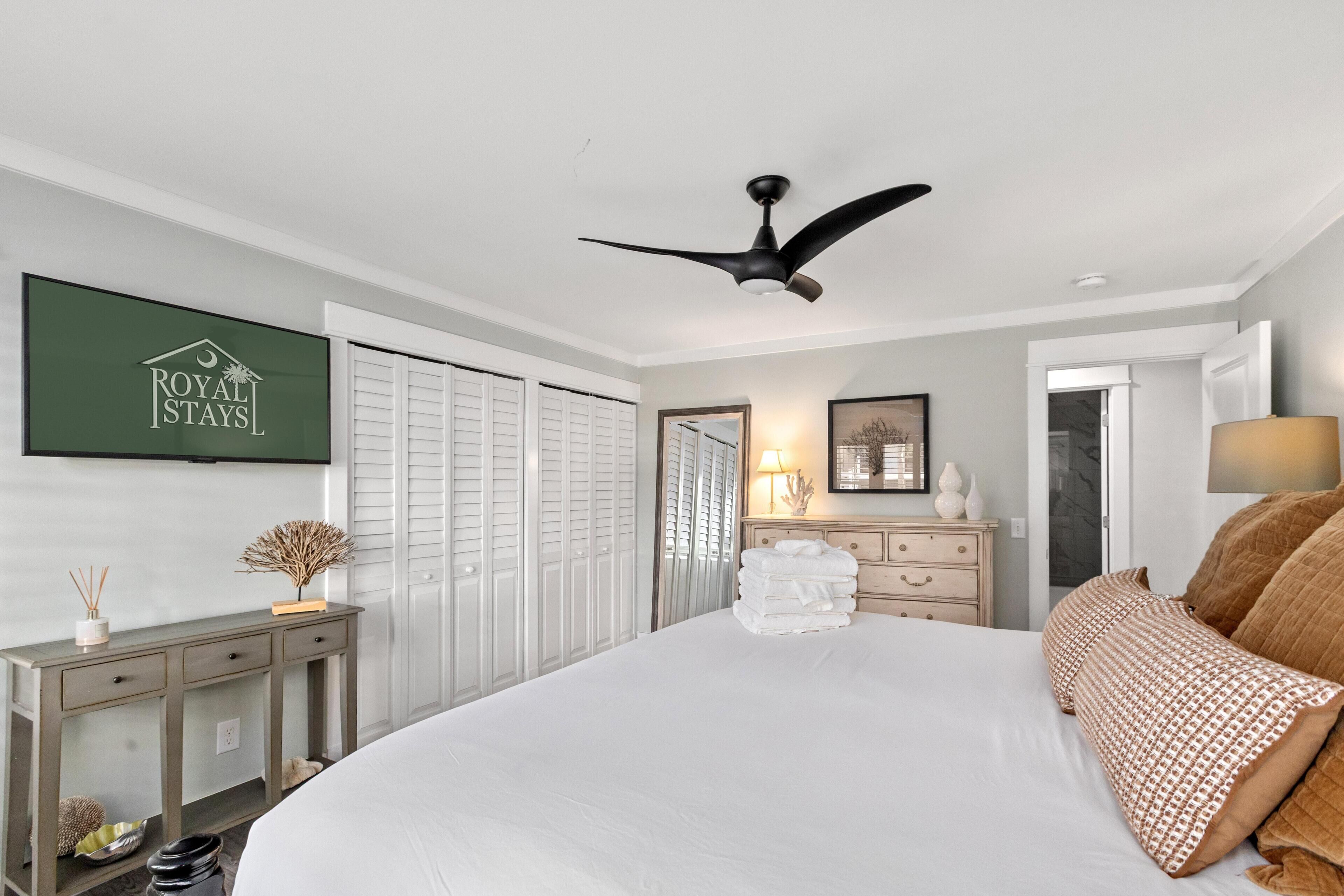 House, Multiple Beds (Palms of Hart- 2 Blocks from Beach, D) | 4 bedrooms