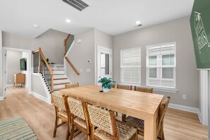 Hus, flere senger (Drift Mint-Ocean View-Dog Friendly) | Spiseområde