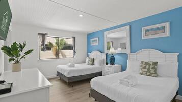 House, Multiple Beds (Myrtle Dunes- Across from Beach, Pet ) | 3 bedrooms