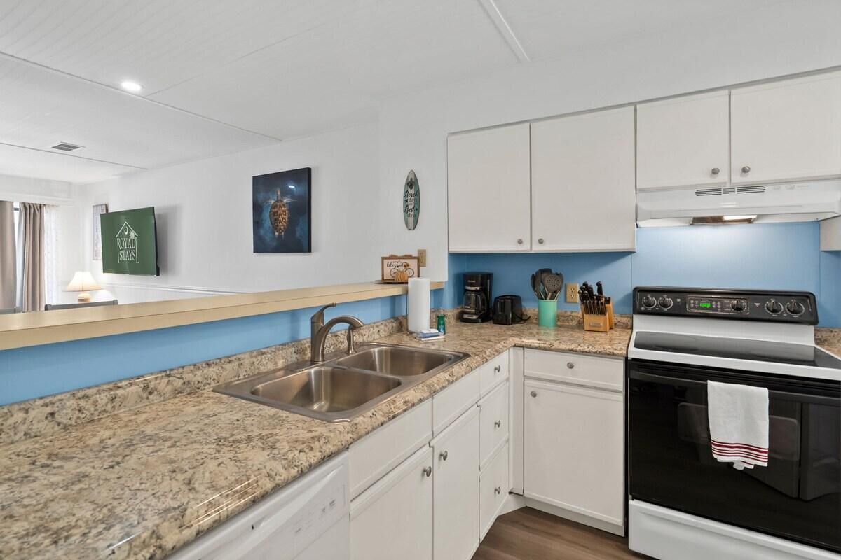 Casa, letti multipli (Myrtle Dunes- Across from Beach, Pet ) | Cucina privata