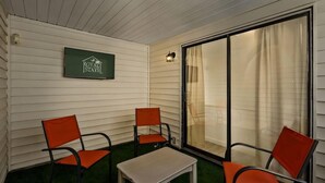 Casa, várias camas (Myrtle Dunes- Across from Beach, Pet ) | Parte interna
